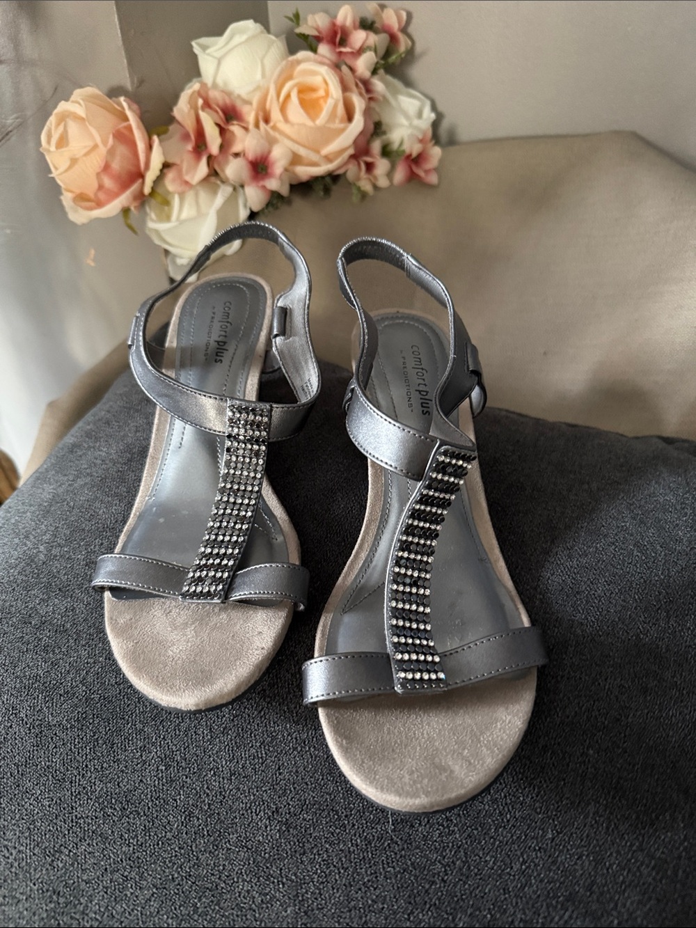 comfort plus by Predictions Metallic Silver T-Strap Rhinestone Sandals
